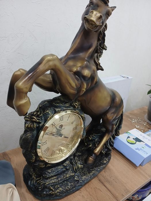 Продам часы настольный