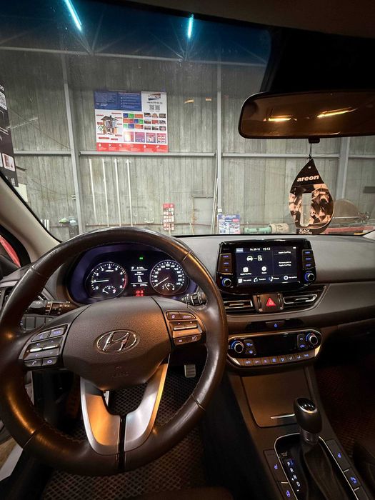 Hyundai i30 Premium UZ 1.5 продаестся 2022 года