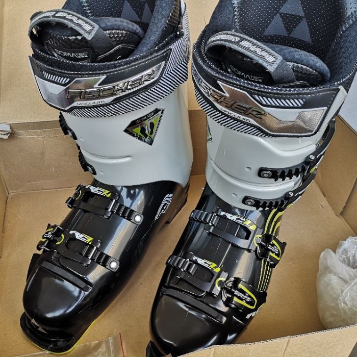 Clapari Fischer RC4 Vacuum,ca noi, flex 130,marime 28,5, la 1300 lei!