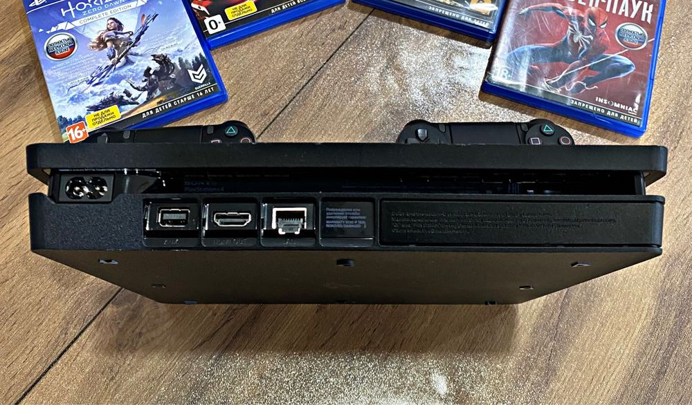 PlayStation 4 Slim 1ТВ +4 диск
