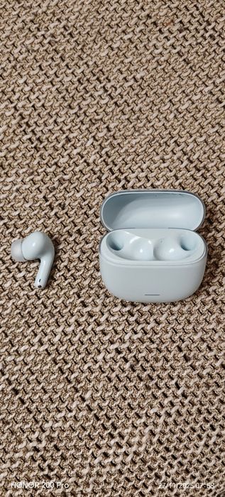 Продавам слушалки xiaomi redmi buds lite 6