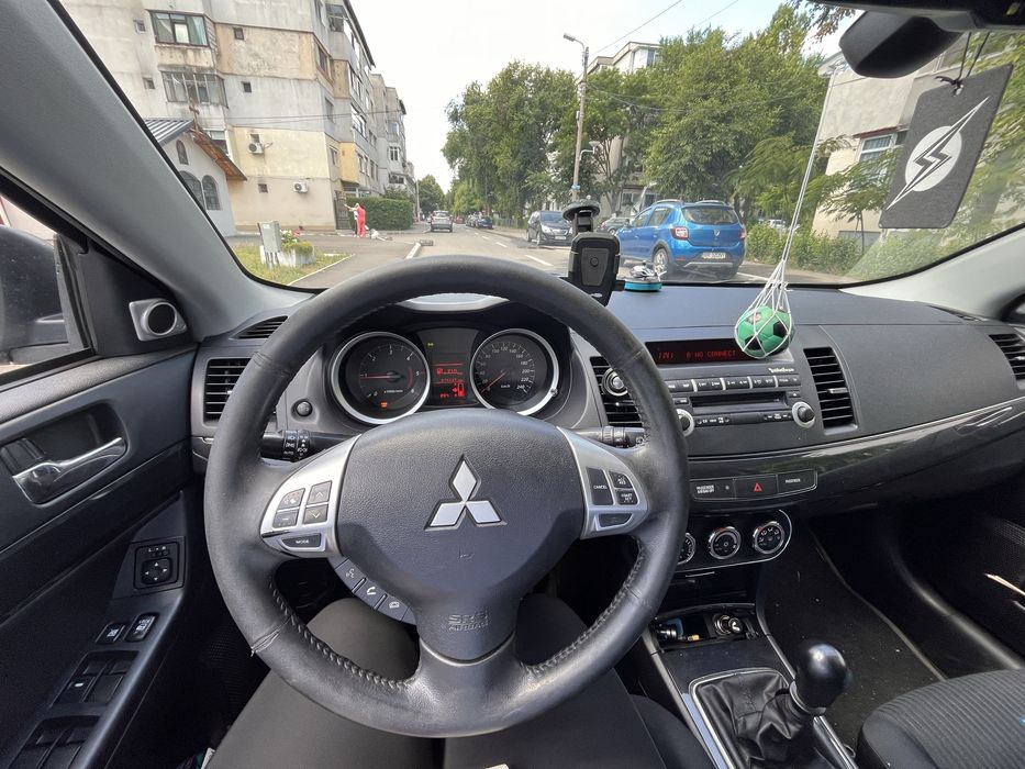 MITSUBISHI Lancer 2012 — imagine 4