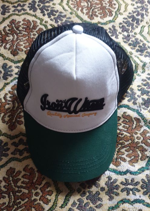 Продам бейсболку.