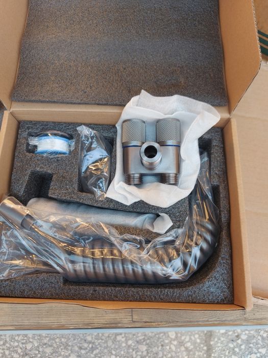 Стоящ смесител за мивка.