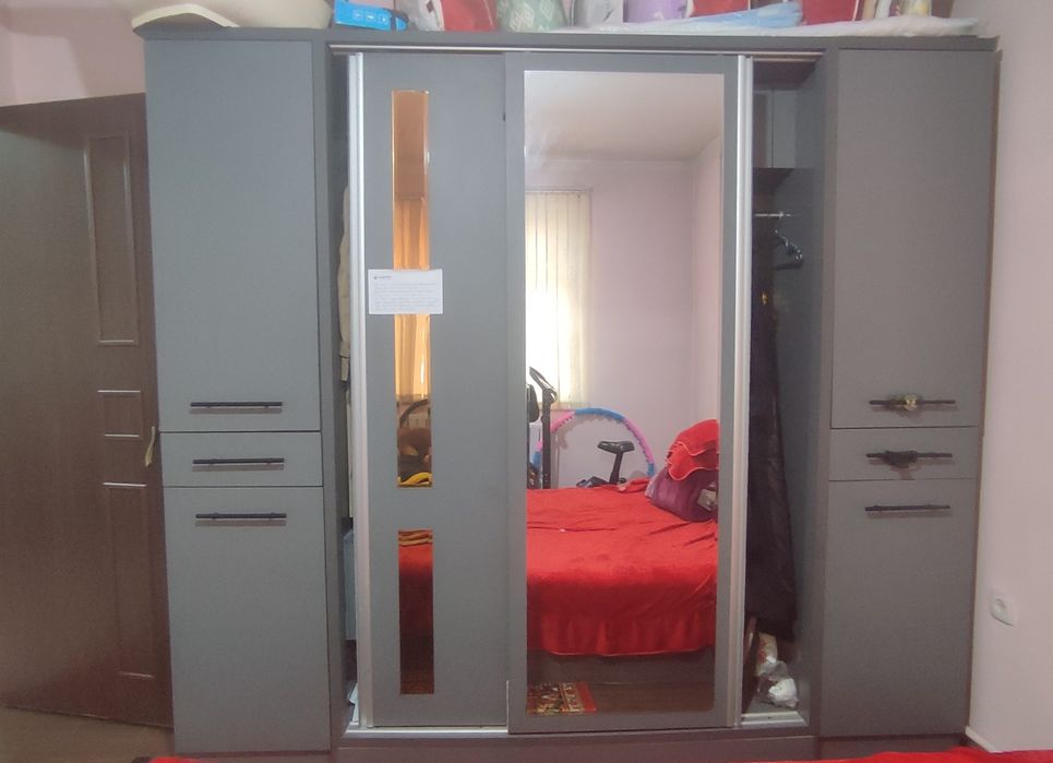 Шкаф-Купе .  Выдвижной