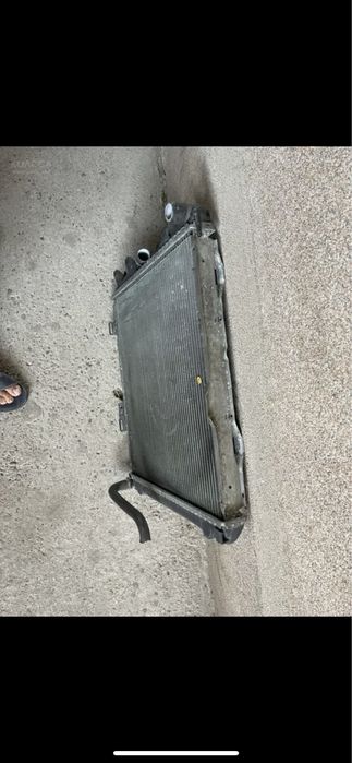 Продам на мерседес 124 Е2,8 радиатор основной