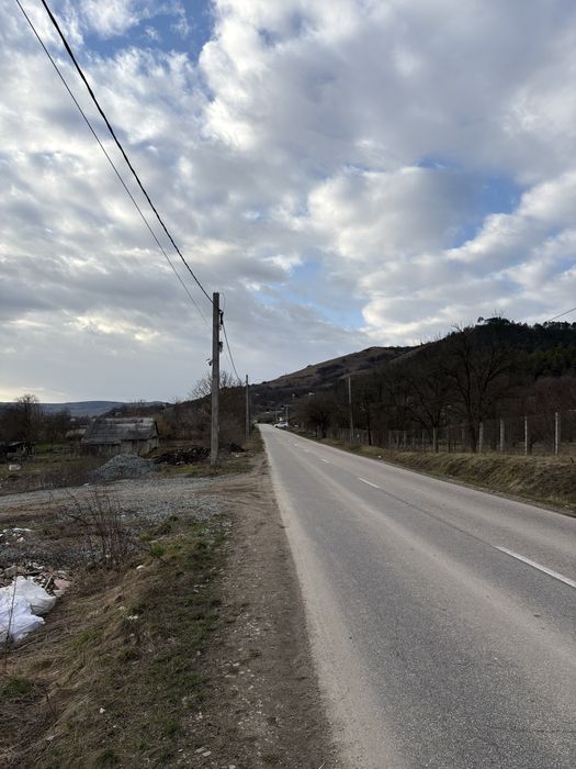 Teren intravilan de vânzare