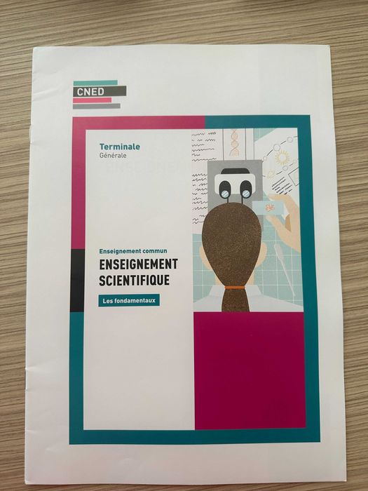 Учебници на френски език по различни учебни предмети