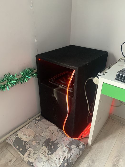 Продам сабуфер кикер л7 солобарик12 без ремонтов без реконов