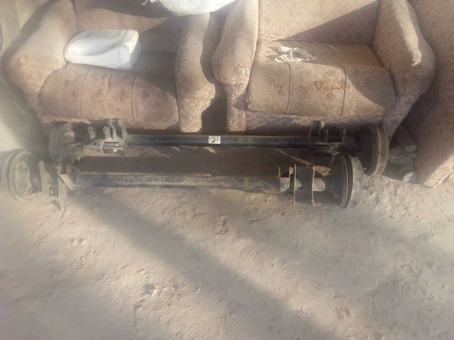 Капот ТИКО б/у. МАТИЗ арткы мост 2шт. КВАДР. приц. донг 4шт.