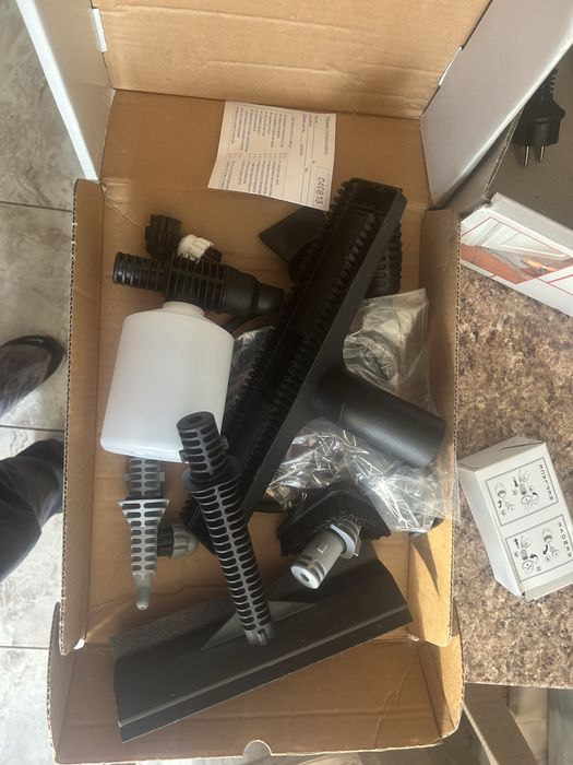 Aspirator cleansy cu abur