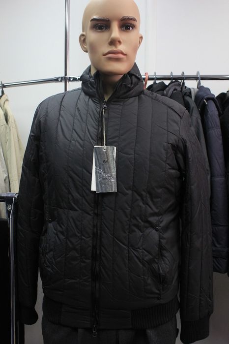 Продам куртку осень весна