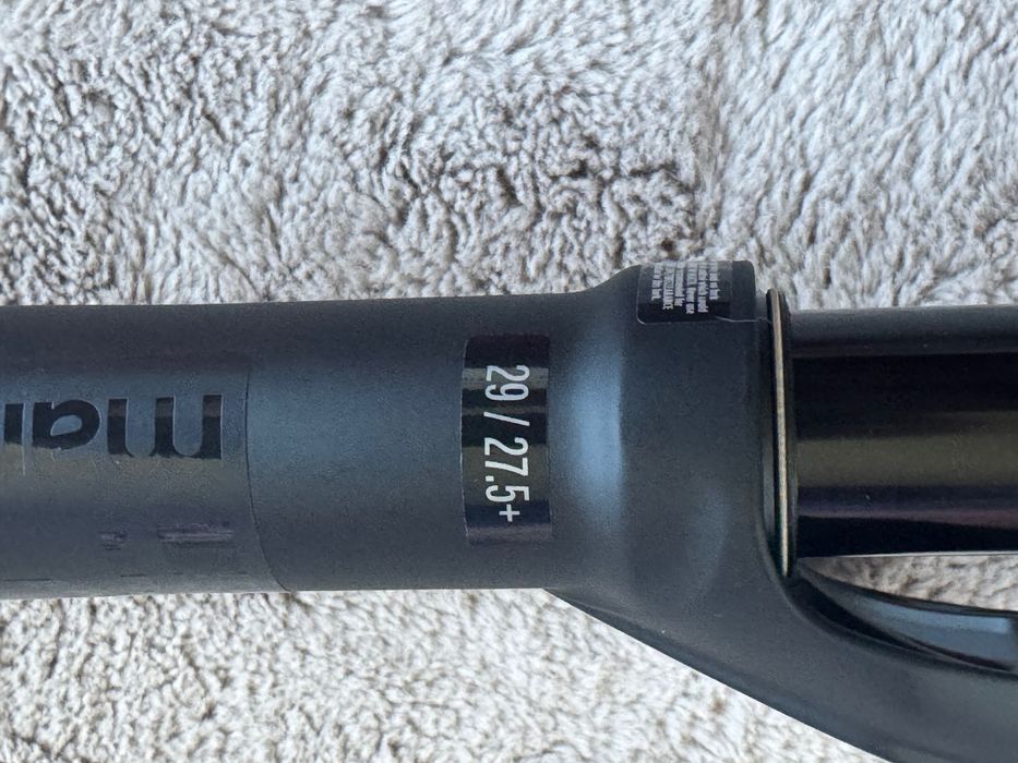 Вилка Marzocchi Bomber Z2 2026 140mm 29