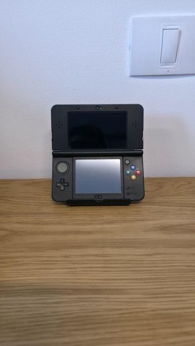 New Nintendo 3DS, Modat,2000 jocuri, 21-în-1, gata de jo