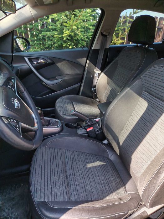 Vind Opel astra j sedan motor 1,4 turbo benzina + gpl