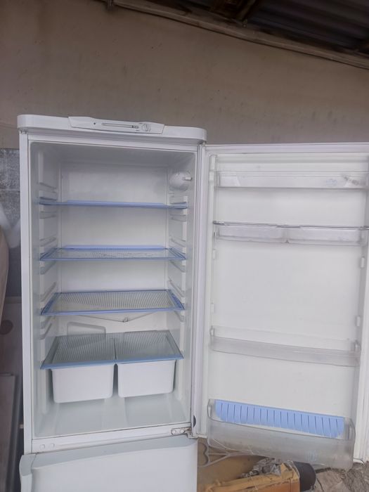 Холодильник indesit