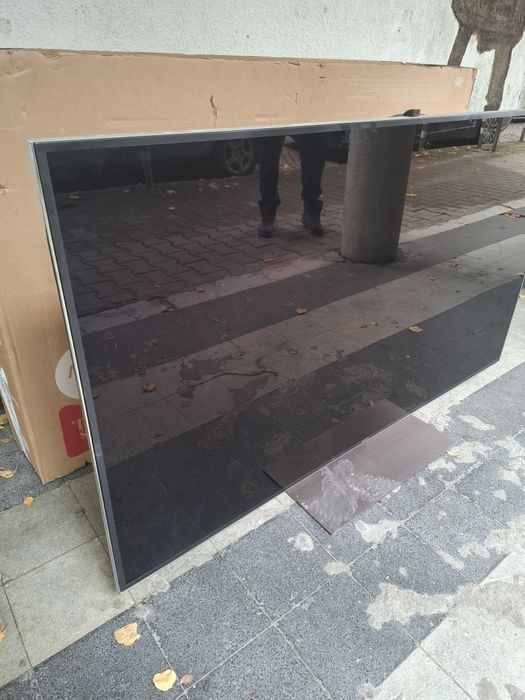 Продавам 65" 4K Ultra HD Smart телевизор Samsung UE65F9000SL