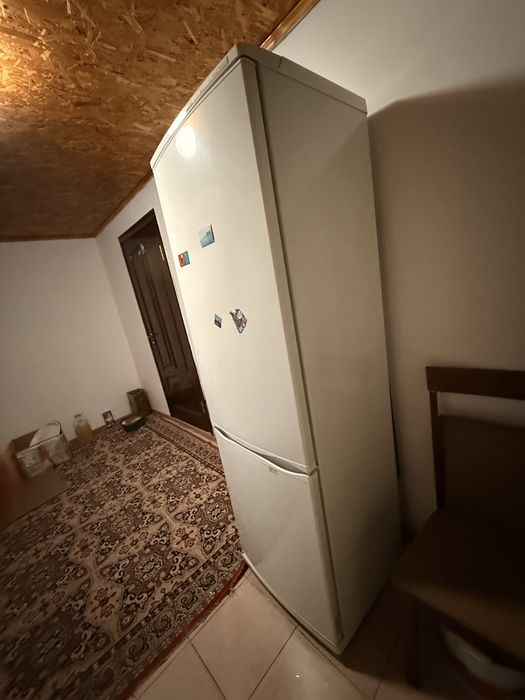 Продам Холодильник Atlant