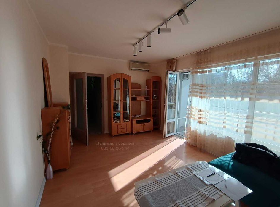 Дава се под наем Тристаен апартамент в Пловдив, Христо Смирненски - 90 кв.м за 548.25 € - Снимка #2