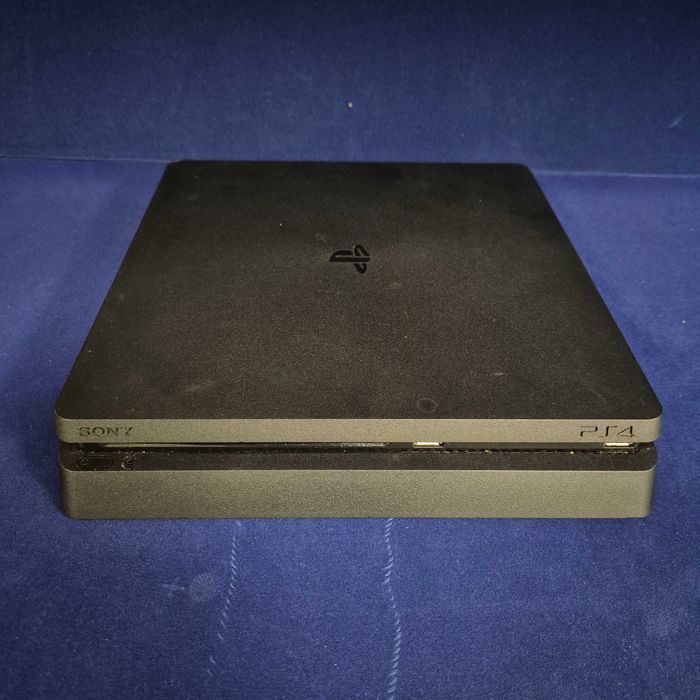 Consola PS4 Slim ( B33728.1 / Ag28 Doi Baieti )