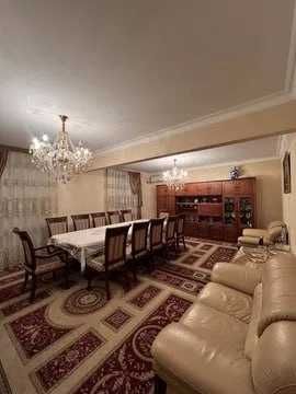 Прадаеся Банковский дом! 135м2  4/1/4 супер локатсия