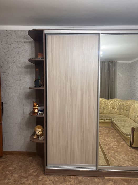 Продам шкаф спальный