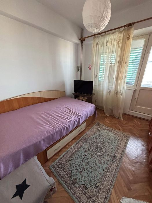 Apartament 3 camere decomandat zona centrala (Bloc Unirea)
