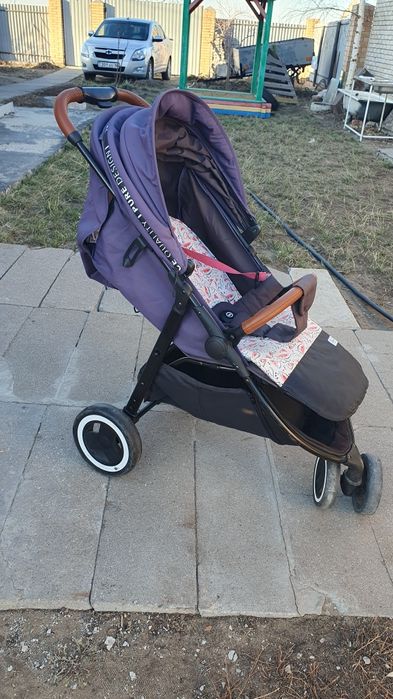 Коляска прогулочная