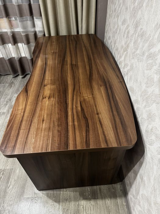 Стол офисный с тумбой