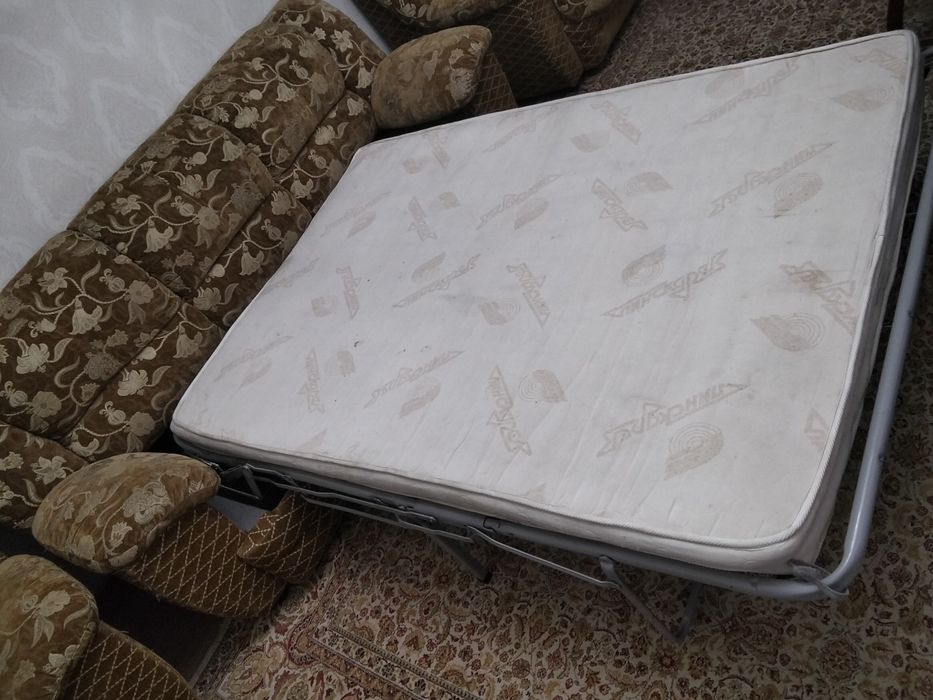 Продам диван и два кресла.