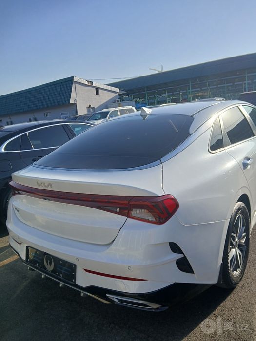 Kia K5. 2022 йил.