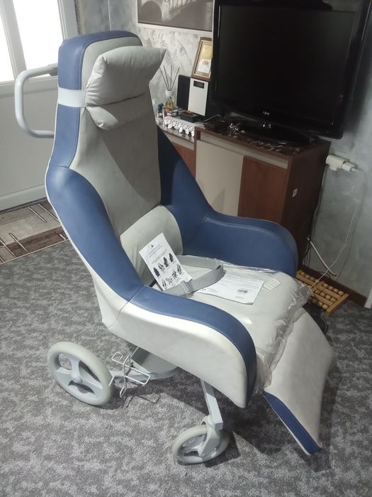 Fotoliu rulant pentru persoane cu dizabilități