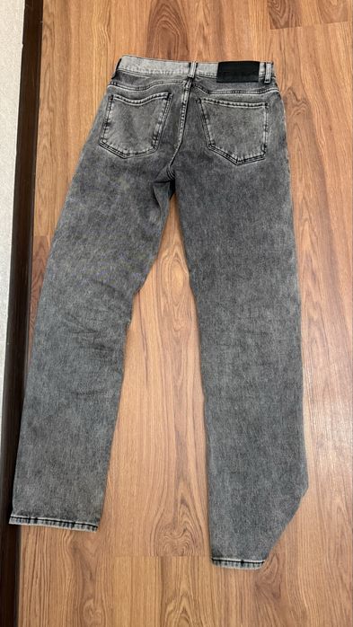 Продам мужские джинсы GJ