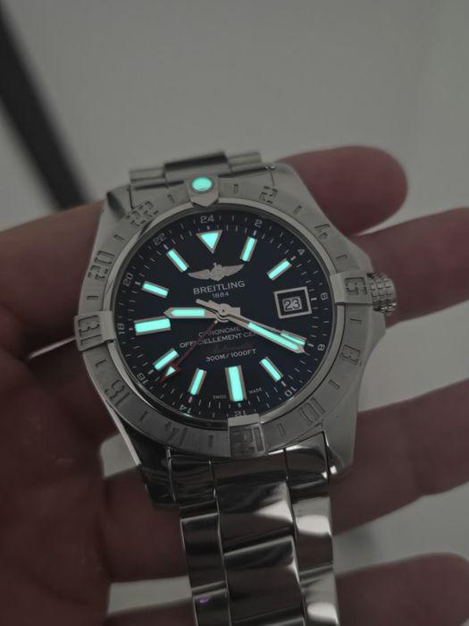 Breitling Avenger II GMT 43  BLUE DIAL