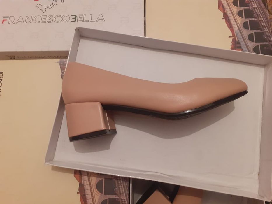 Продам новые туфли бежевый цвет