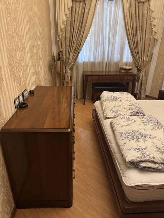 Мебель (Италия) - спальня (кровать, комоды, шкаф)