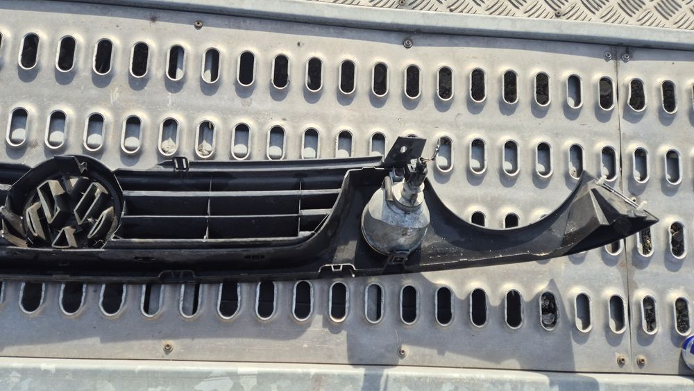 Оригинална Решетка за VW Поло 99- 2005г