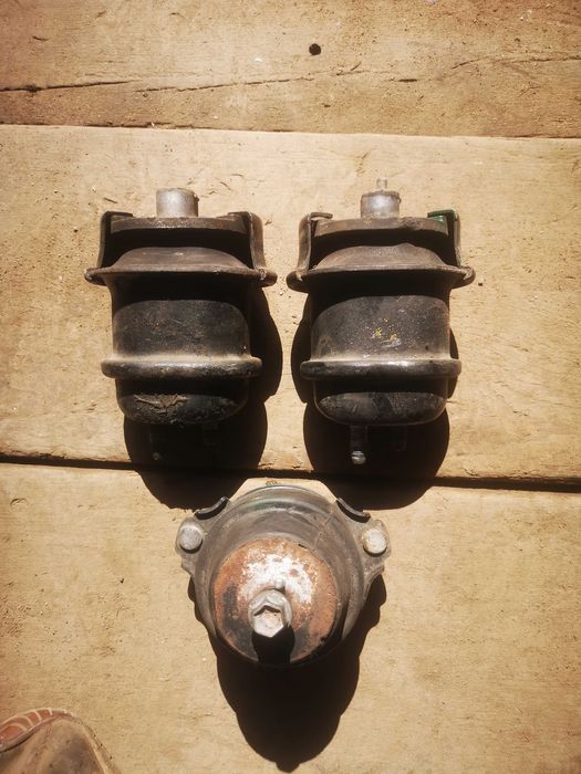 Подушки двигателя  на лексус Gs190 Gs300 Gs350 на полный привод