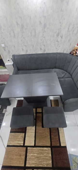 Vand set coltar plus masă superb!