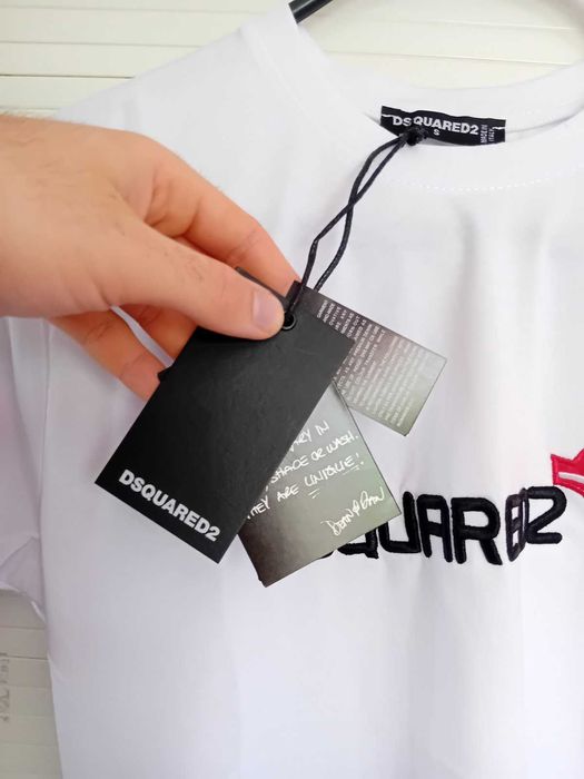 Чисто нова оригинална тениска Dsquared2