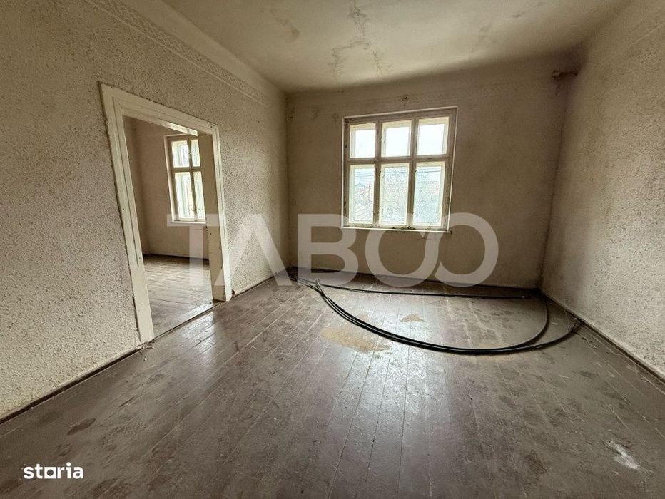 De vanzare la casa 3 apartamente 132 mpu si curte 966 mp zona Turnisor