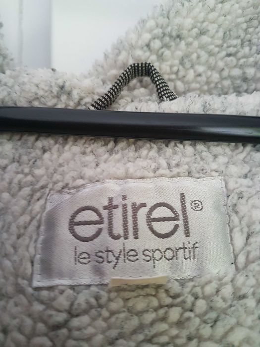 Продавам две мъжки якета