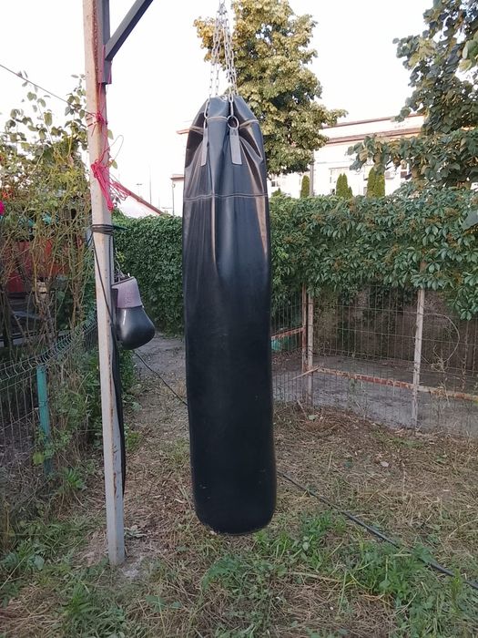 Sac de box profesional 180 cm cu lanțuri incluse - Stare excelentă