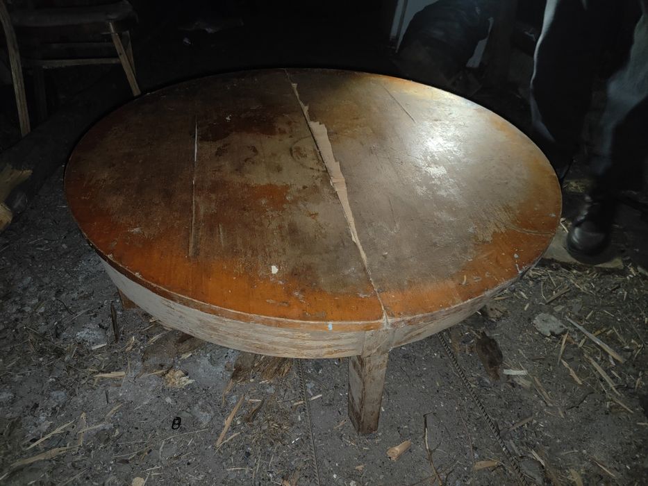 Здравствуйте, продам стол казахский.