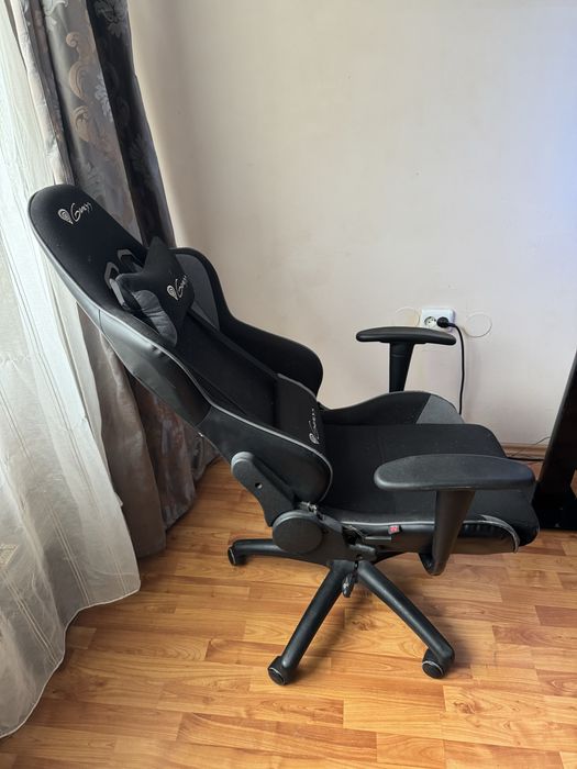 Scaun de gaming textil Genesis