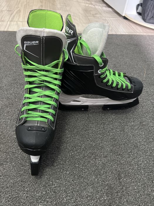 Коньки для хоккея BAUER.