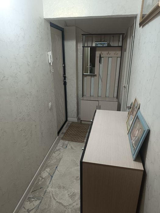 Подселение девушке