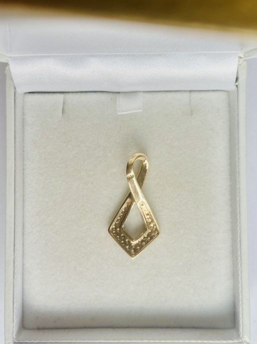 Pandantiv din argint aurit cu diamante