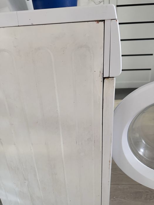 Рабочая стиральная машина