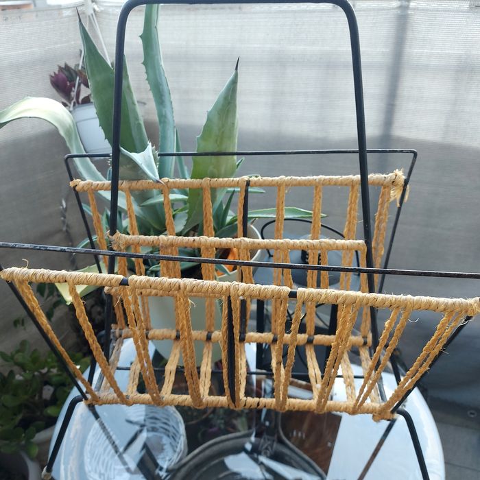 Стойка за списания